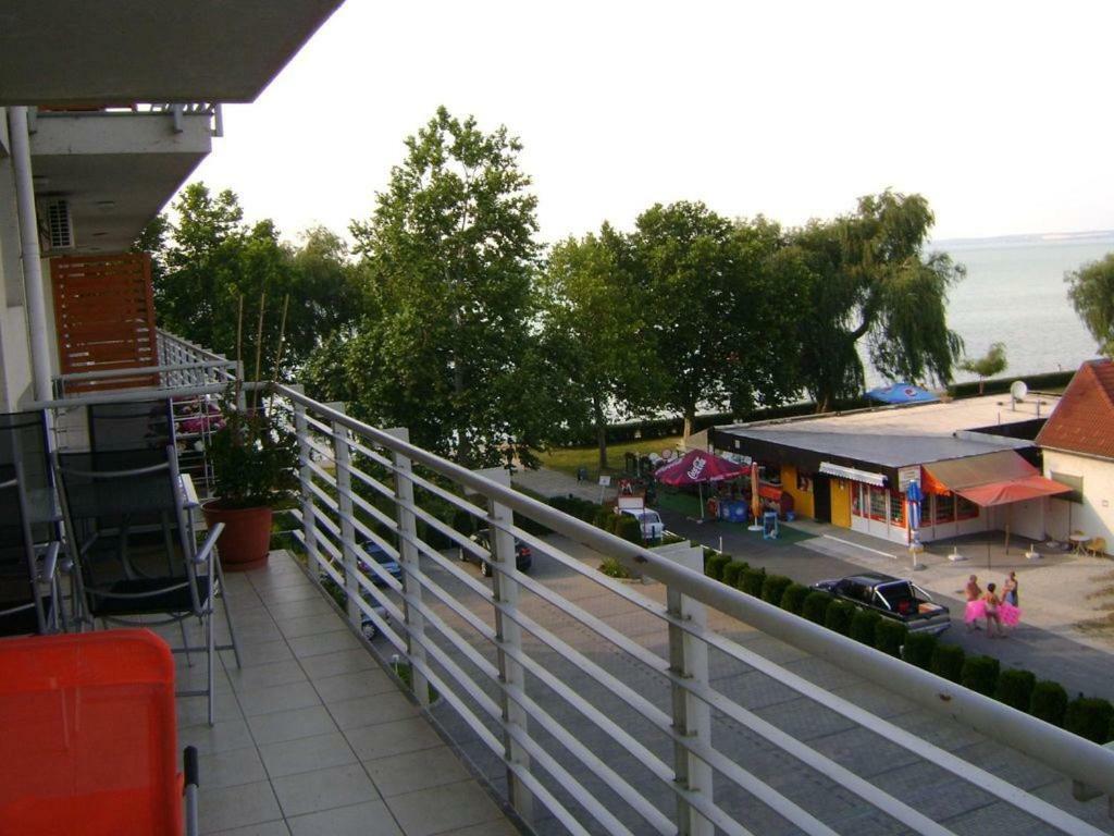 Amanda Apartman Siófok Buitenkant foto